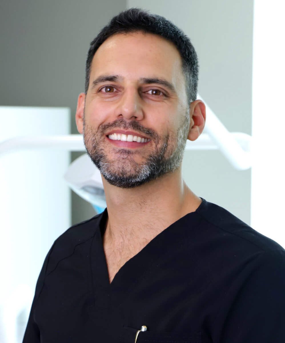 https://www.dentalimplantscr.com/wp-content/uploads/2023/12/Doctor-Sergio-Ortiz-Mario-Garita-Dental-Office-2023-e1702354656842.jpg