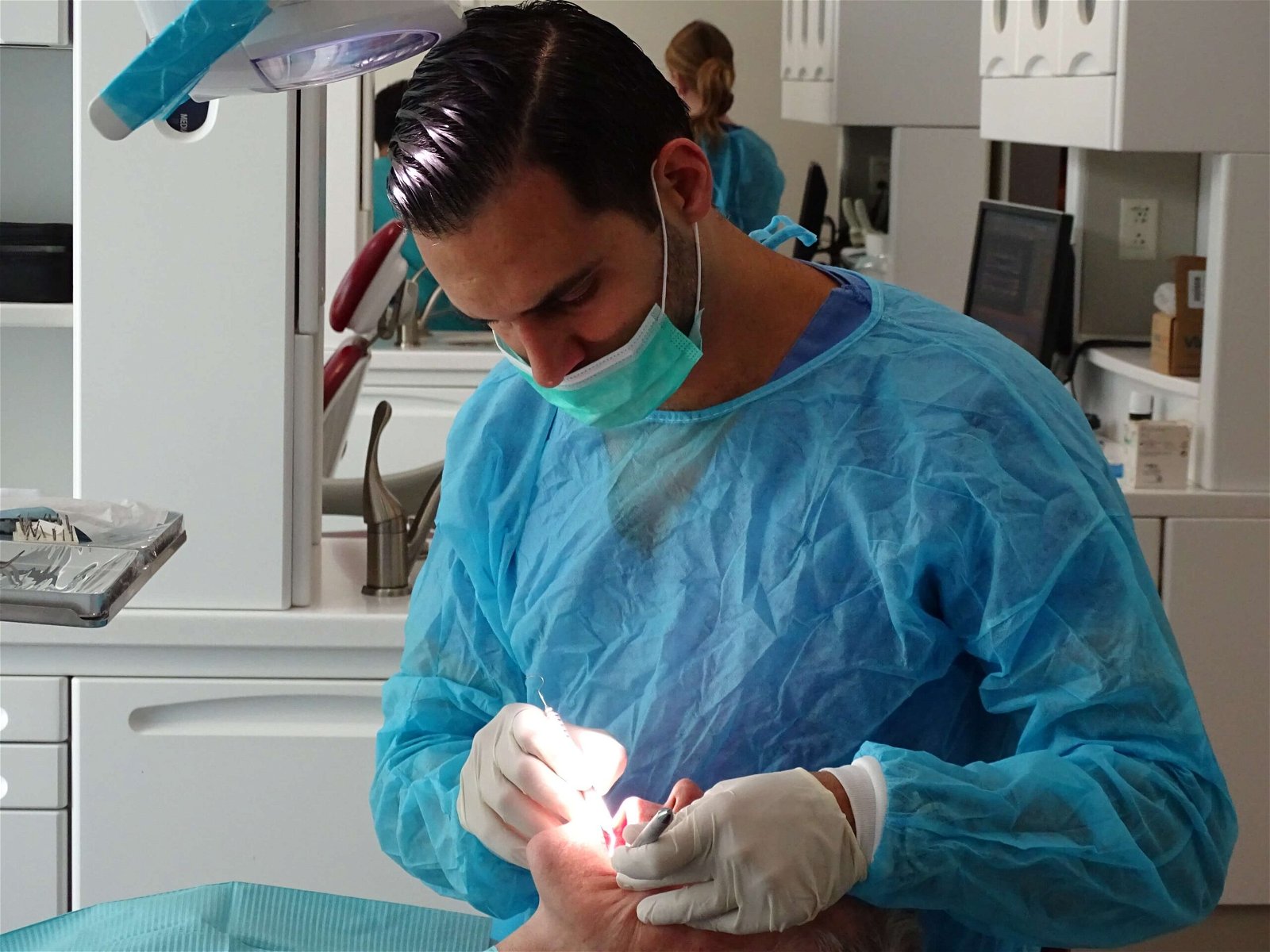 https://www.dentalimplantscr.com/wp-content/uploads/2023/12/periodontist-in-costa-rica.jpg
