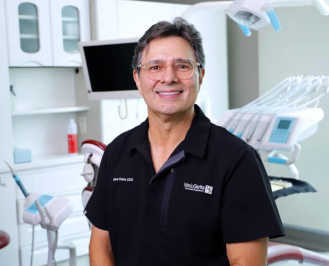 https://www.dentalimplantscr.com/wp-content/uploads/2024/03/Doctor-Mario-Garita-Mario-Garita-Dental-Office.jpg